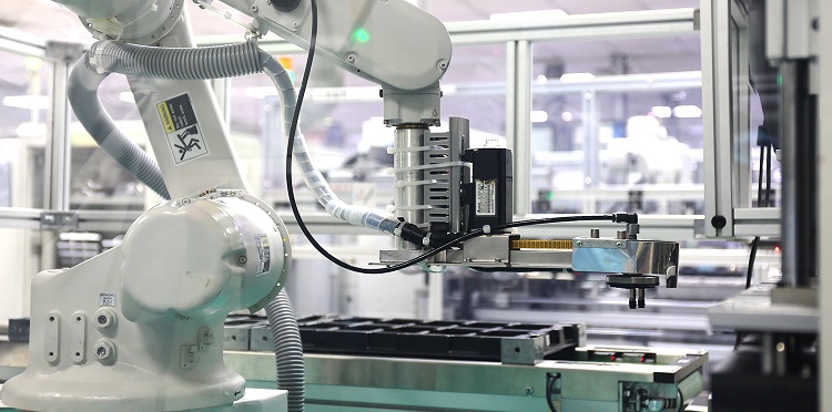 Proces produkcji smartfona HTC U11