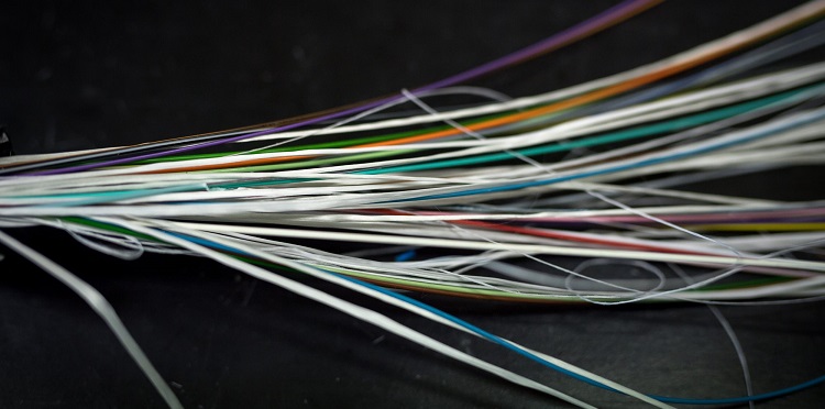 montaż światłowodu - FTTH - grafika ilustracyjna