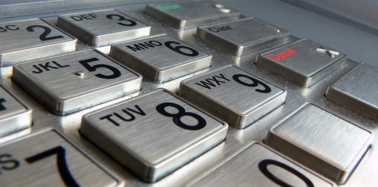 Uważaj na bankomat, nie ufaj terminalowi