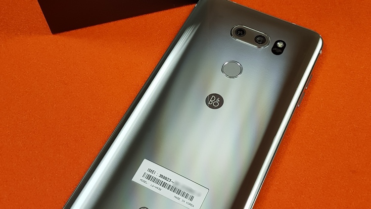 LG V30 tył2