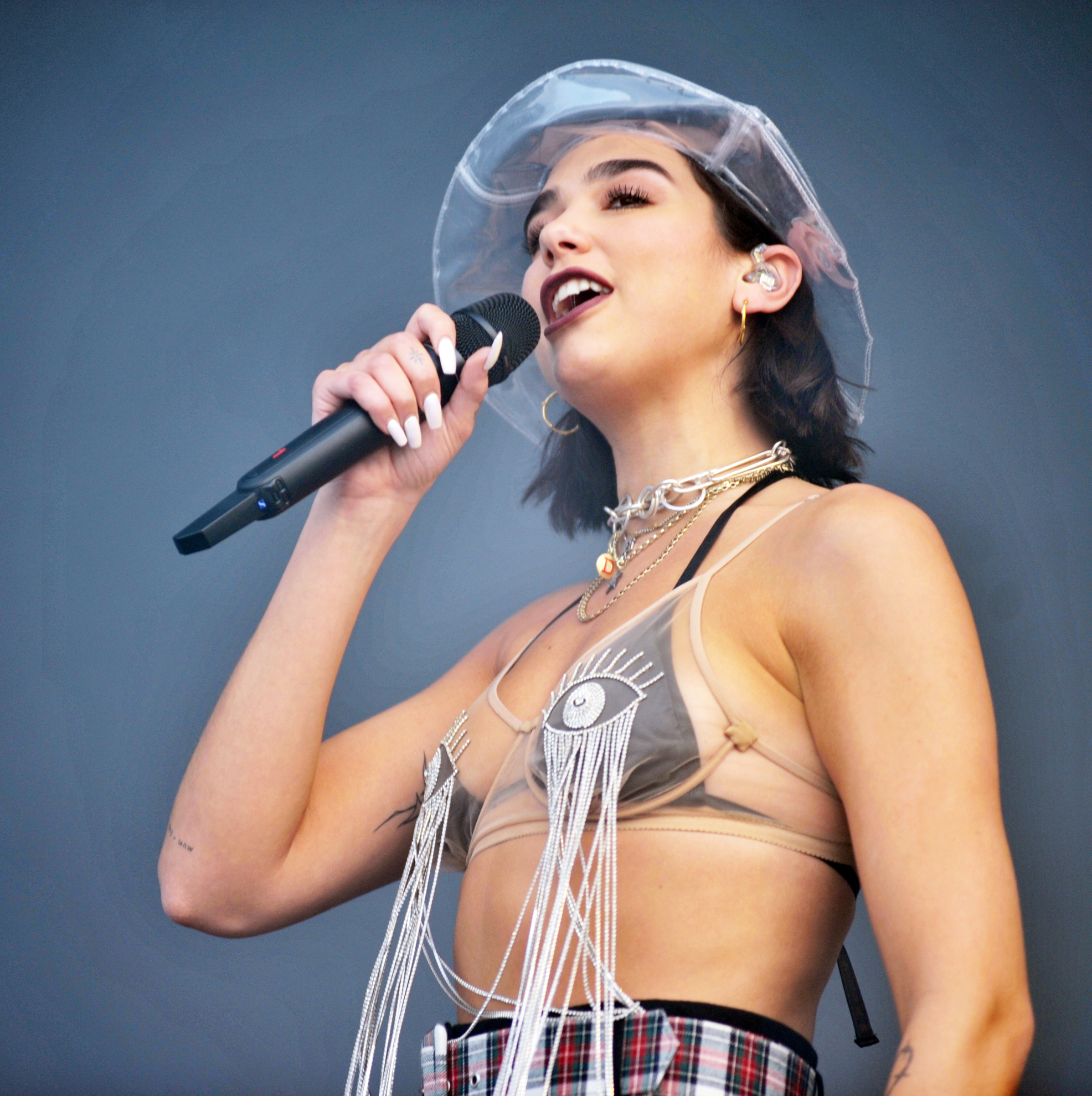 Dua-Lipa-2.jpg