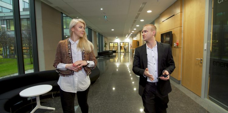 Lustereczko, powiedz przecie… Rozmowa z Abyss Glass