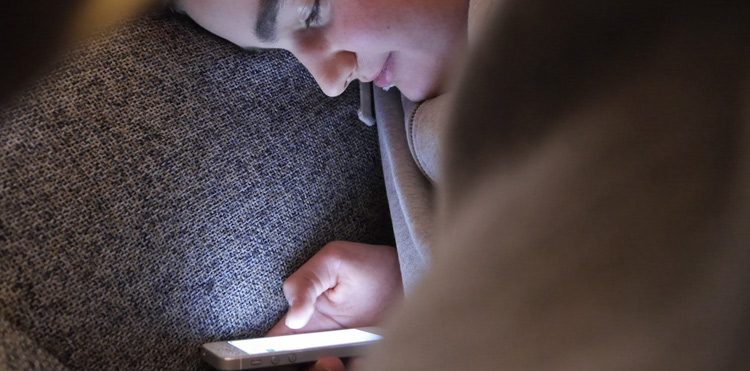 Ile czasu dziecko może spędzać przed ekranem?