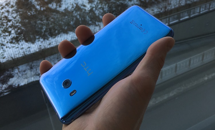 Plecki HTC U11, flagowca dostępnego w ofercie Orange Polska