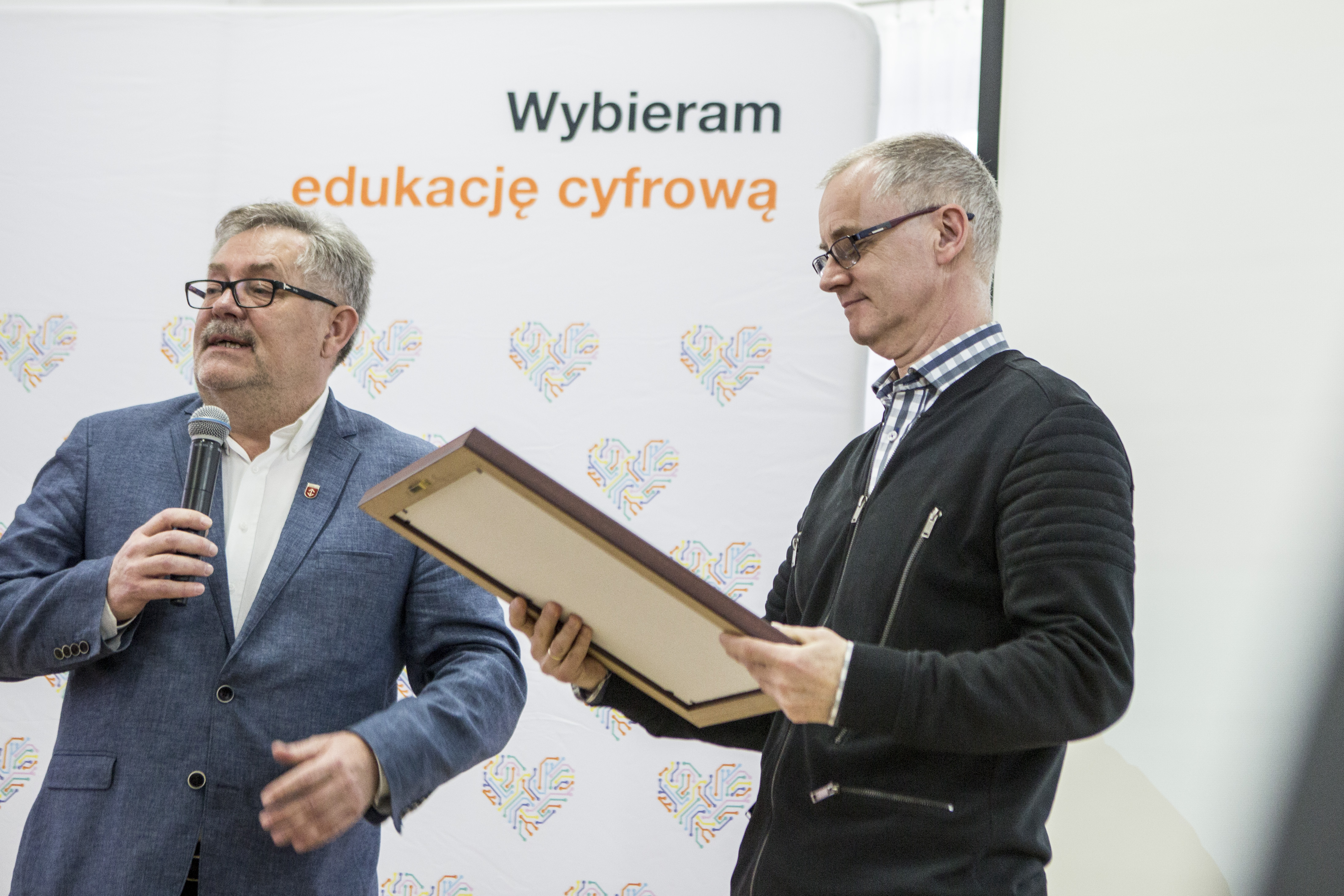 otwarcie-pracowni-orange-w-kozerkach-zdjecia-mediateka-5.jpg