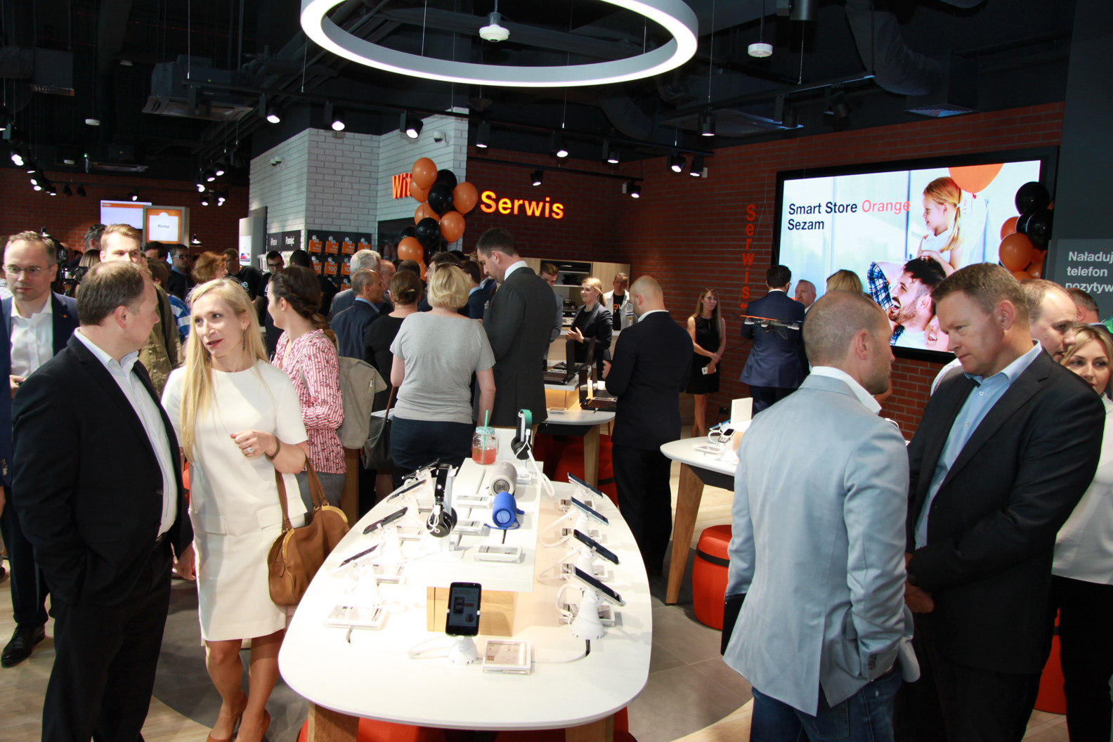 otwarcie-orange-smart-store-orange-polska-sezam-warszawa-1.jpg