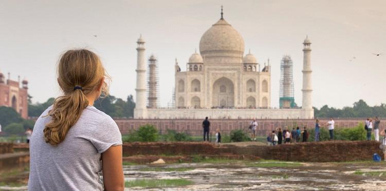 O czym trzeba pamiętać, gdy jedzie się za granicę? – roaming w Orange