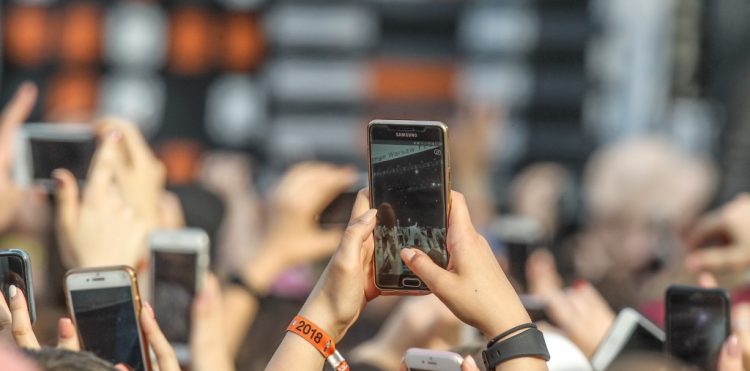 Orange rozwiąże problem ładowania komórek na imprezach masowych