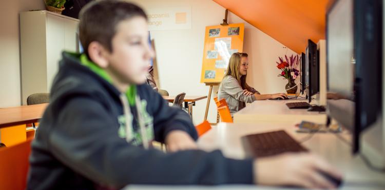 Mądre korzystanie z sieci to w szkołach temat tabu