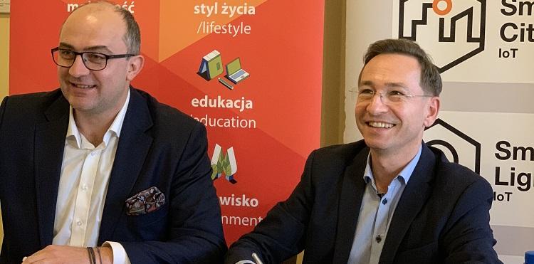 Autobusy we Wrocławiu będą miały zielone światło dzięki IoT od Orange. Podpisano porozumienie z władzami miasta