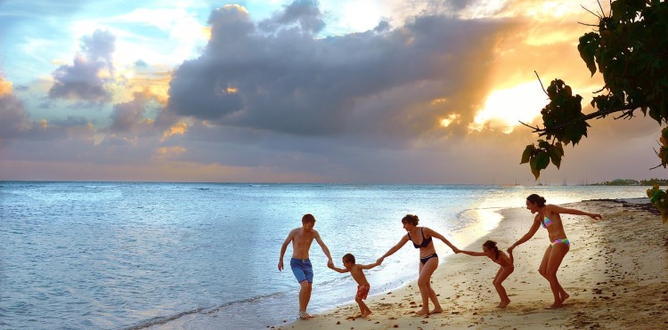 (cyber)Bezpieczna majówka – garść porad