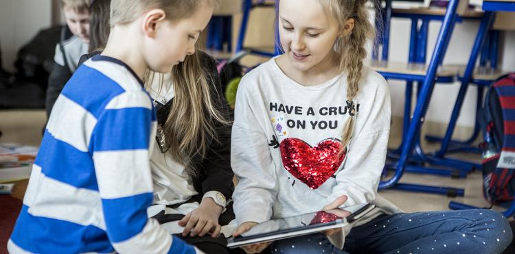 Live z dr Tomaszem Rożkiem – jak uczyć się w domu?