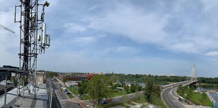 Testy 5G w Warszawie w obiektywie (aparatu i kamery)