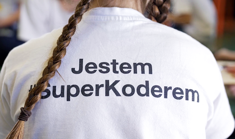 #SuperKoderzy - uczennica w czasie zajęć