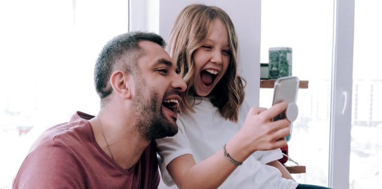 Premierowe smartfony w supercenach i 7 nowych kanałów TV w nowej ofercie Orange