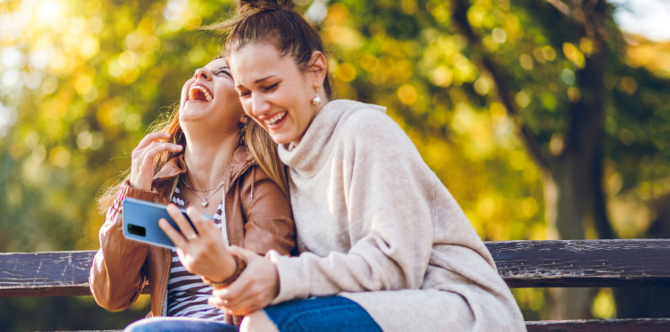 Atrakcyjne urządzenia z 3 ratami za 0 zł na powrót do szkoły i dla firmy, więcej mobilnej rozrywki od Orange