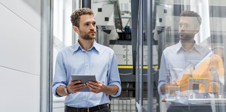 Magazyny Orange bardziej cyfrowe i ekologiczne