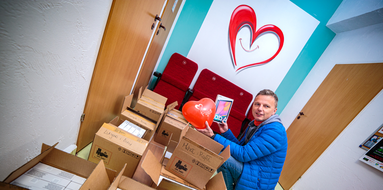 Przekazaliśmy tablety dla dzieci. Dzięki klientom!