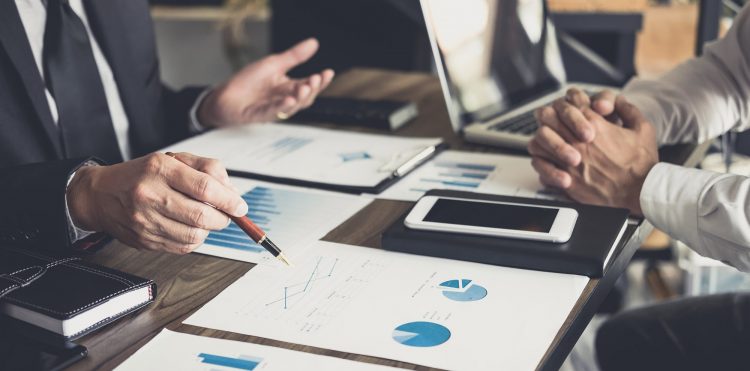 Nowy raport o rynku operatorskim w Polsce. Co przyniósł miniony rok, jakie są nowości i trendy w branży, jak budować biznes?