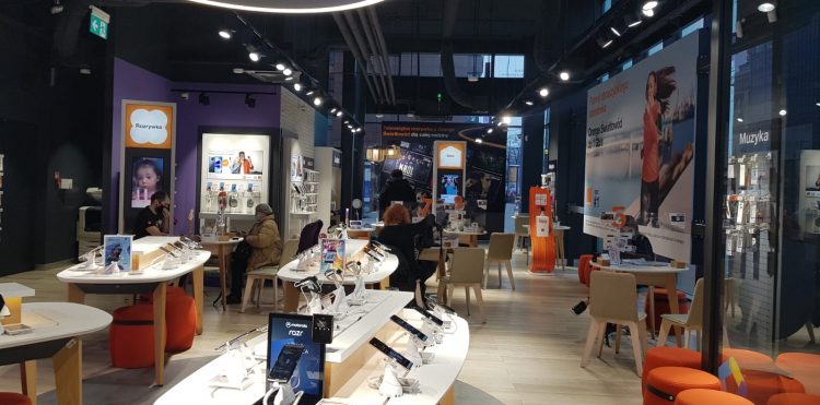 Cała oferta smartfonów i urządzeń dostępna w salonach Orange
