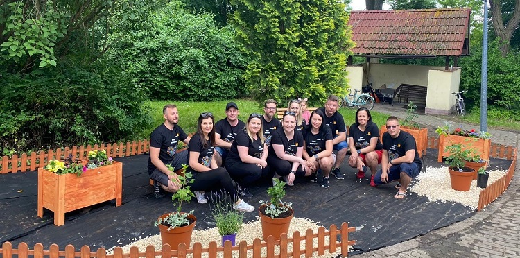 Nasi pracownicy dla dzieci i dla ziemi