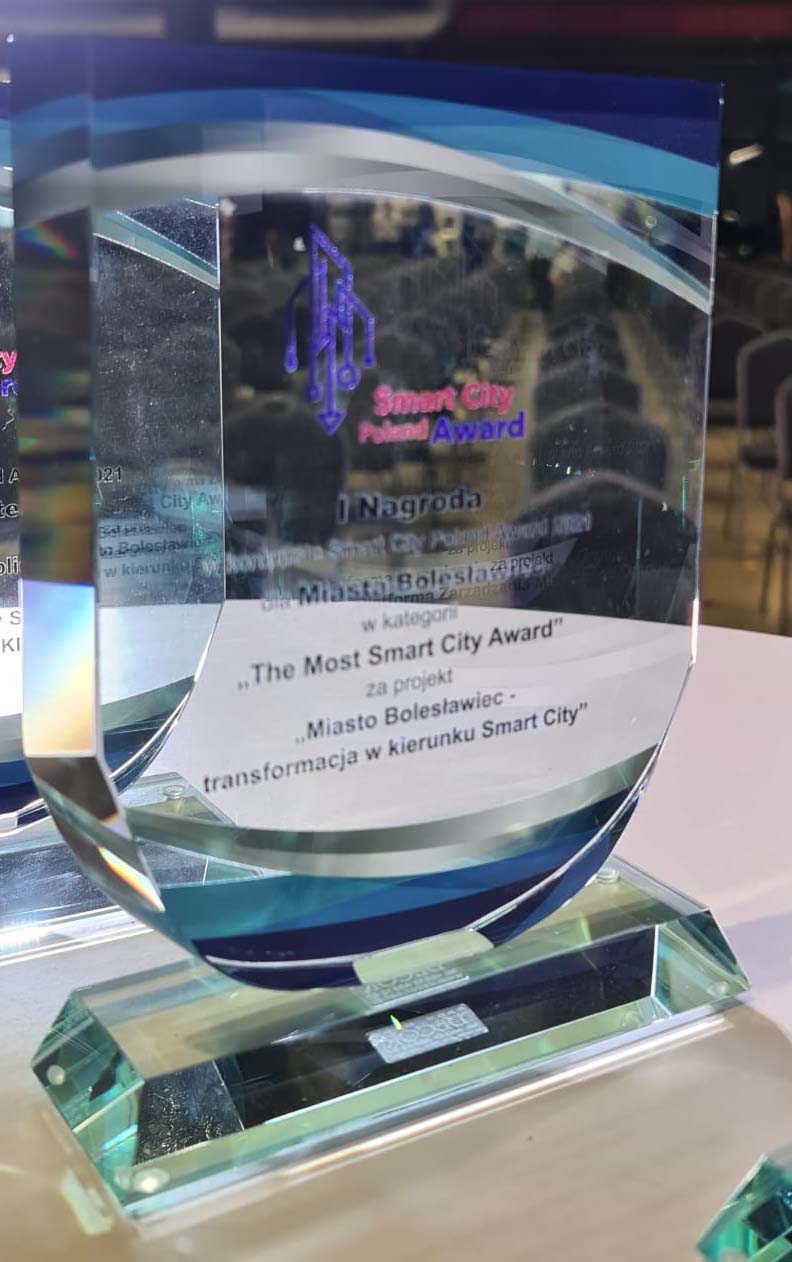 Nagroda-Boleslawiec-statuetka-1.jpg