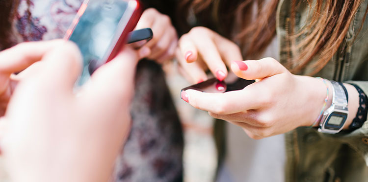 CERT Orange Polska: uwaga na podrobione strony zbiórek, fake newsy i dezinformację